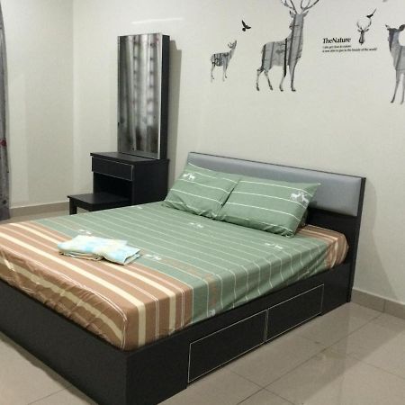 Sri Manjung Ma Maison Homestay 루무트 외부 사진