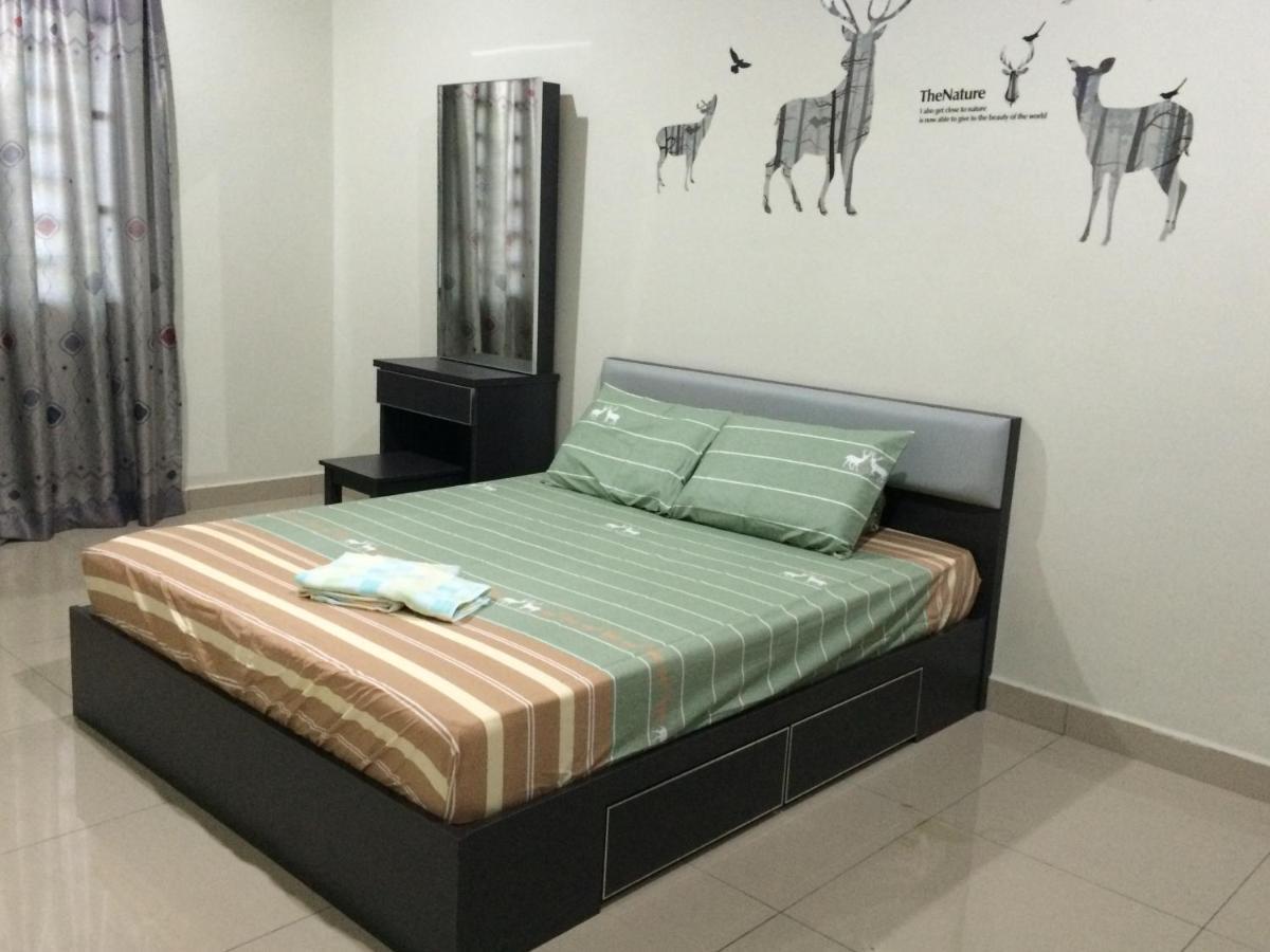 Sri Manjung Ma Maison Homestay 루무트 외부 사진
